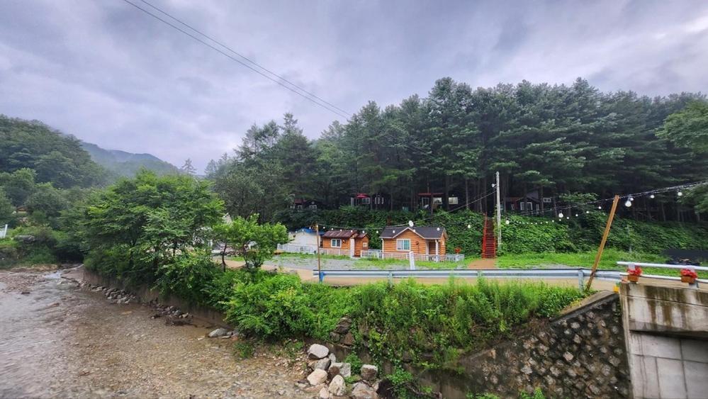 Hongcheon Gongjaksan Recreational Forest Pension Exterior foto